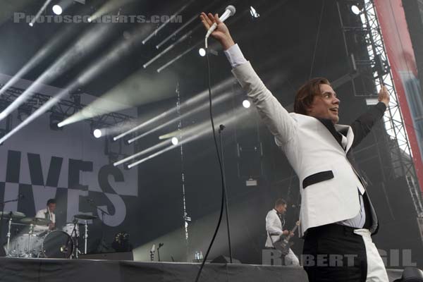 THE HIVES - 2017-07-22 - PARIS - Hippodrome de Longchamp - Main Stage 2 - Per Almqvist - Niklas Almqvist - Arne Christian Jääskeläinen